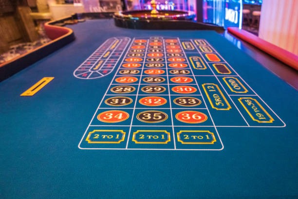 okejitu live football and slot tournament interface on mobile