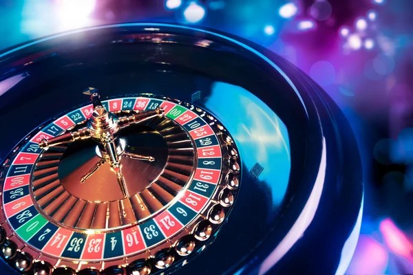 Live wheel spin Live dealer spinning the roulette wheel during active gameplay